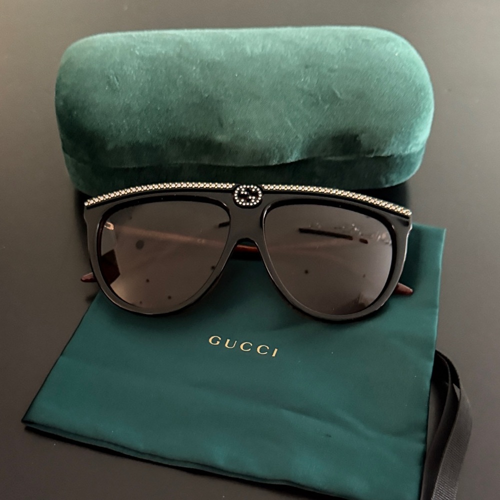 Gucci Oversized vintage Sunglasses